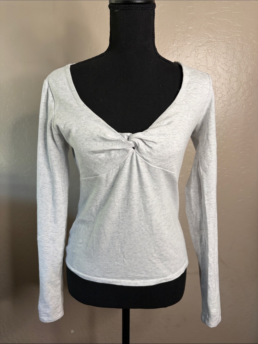 Madden Girl Light Gray Twist-Front Long Sleeve Top